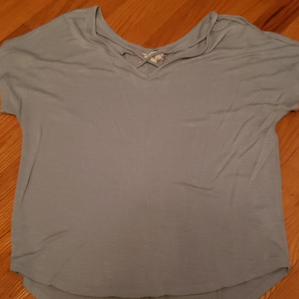 Tshirt - Picture 1 of 1